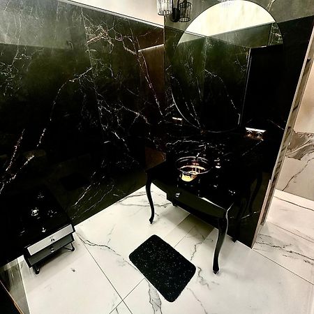 Black House A ラドム エクステリア 写真